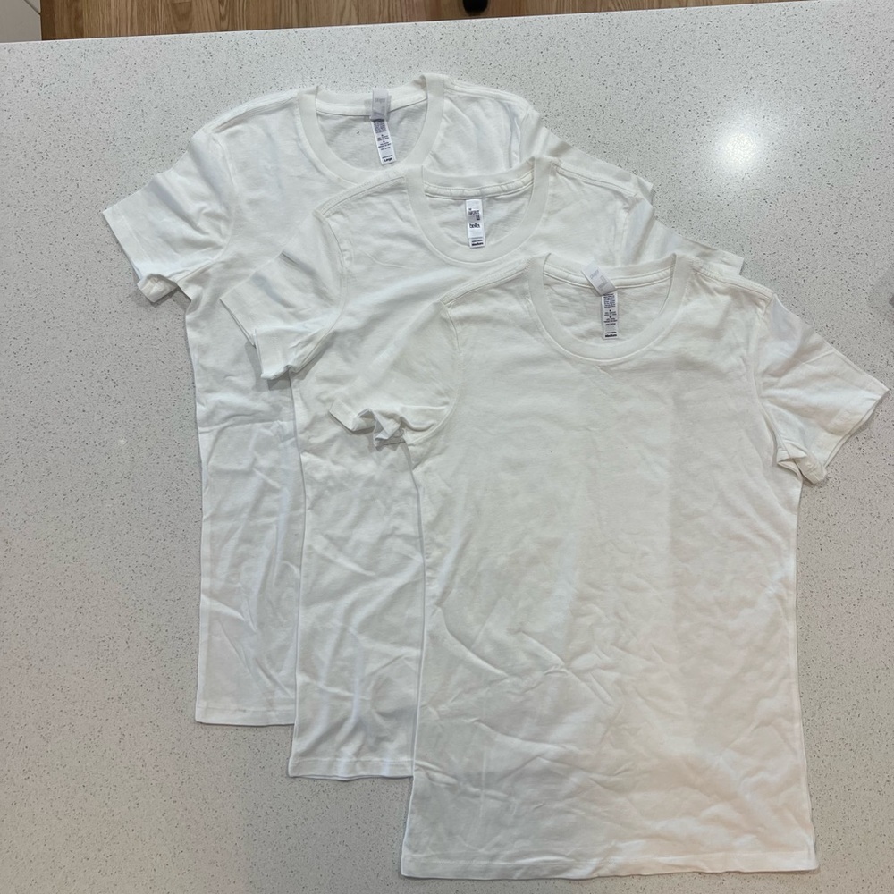 LOT: (11) Ladies Bella fitted tees - Blank - Multiple Sizes